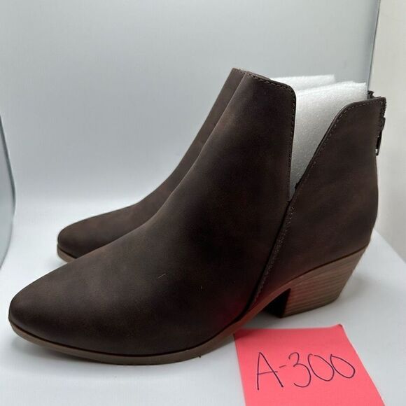 CUSHIONAIRE Women's Ankle Boot +Memory Foam 8 BROWN - Picture 3 of 7